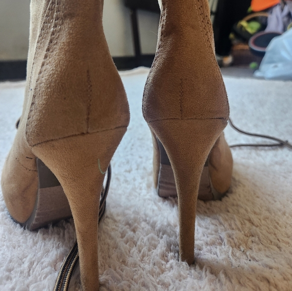 Rue 21 S 6/7 Timberland knock offs - Picture 3 of 3